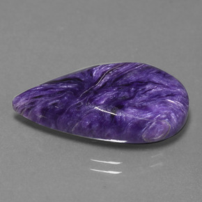 15,63 ctw natürlicher violetter Charoit, Birnenform, Lichtundurchlässig