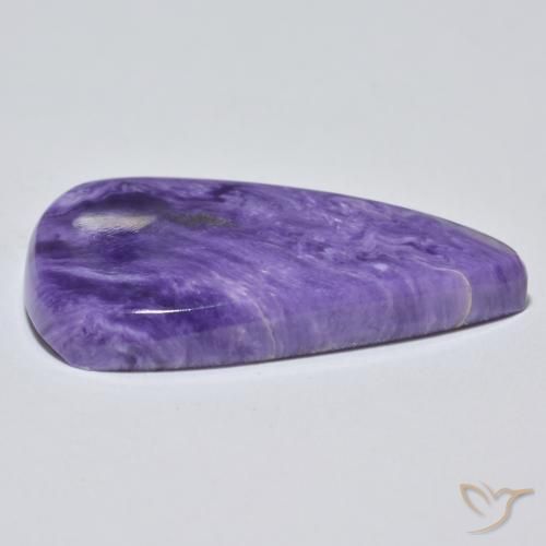 25,37 ctw natürlicher violetter Charoit, Birnenform, Lichtundurchlässig