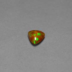 0,52 ctw natürlicher mehrfarbiger Schokoladenopal, Transparent, Transparent / Lichtdurchlässig
