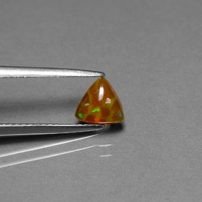 0,52 ctw natürlicher mehrfarbiger Schokoladenopal, Transparent, Transparent / Lichtdurchlässig