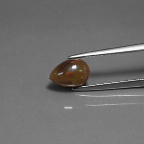 0,92 ctw natürlicher mehrfarbiger Schokoladenopal, Birnenform, Lichtundurchlässig