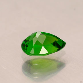 0,69 ctw natürlicher grüner Chromdiopsid, Birnenform, VVS-VS