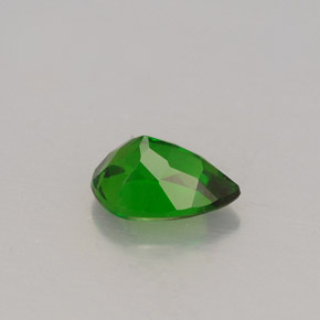 0,69 ctw natürlicher grüner Chromdiopsid, Birnenform, VVS