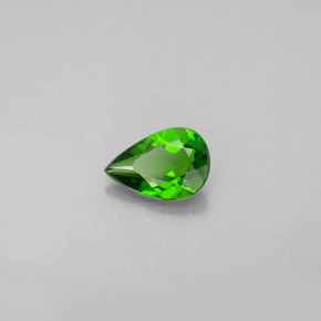 0,63 ctw natürlicher grüner Chromdiopsid, Birnenform, VS