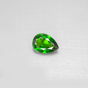 0,59 ctw natürlicher grüner Chromdiopsid, Birnenform, VS