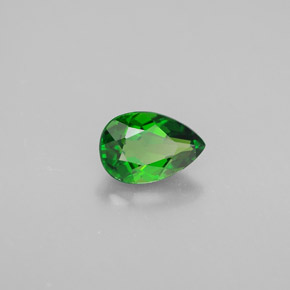 0,74 ctw natürlicher grüner Chromdiopsid, Birnenform, VVS