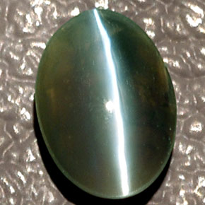 9,17 ctw natürlicher Grün Chrysoberyll-Katzenauge, Transparent, Transparent / Lichtdurchlässig