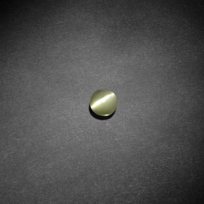0,66 ctw natürlicher grüner Chrysoberyl Cat's Eye, Transparent, Transparent / Lichtdurchlässig