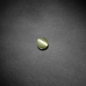 0,66 ctw natürlicher grüner Chrysoberyl Cat's Eye, Transparent, Transparent / Lichtdurchlässig