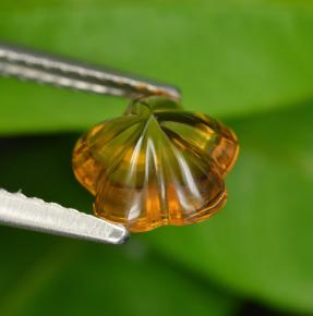 1,24 ctw natürlicher orangefarbener Citrin, Blumenschliff, Transparent