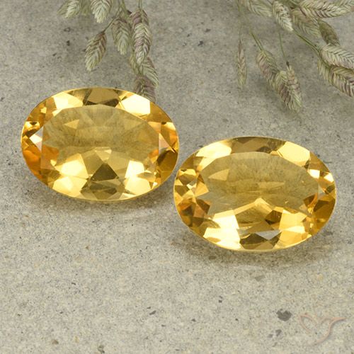 9.49ctw Natürlicher Mittelhelles Gold Citrin, Oval, VVS-VS