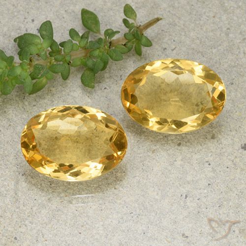 9.75ctw Natürlicher gold-orange Citrin, Oval, VVS-VS