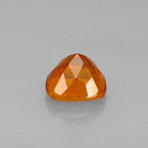 0,60 ctw natürlicher orangefarbener Clinohumit, Kissenschliff, VS-SI