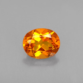 0,48 ctw natürlicher orangefarbener Clinohumit, Oval Schliff, VVS-VS
