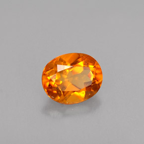 0,48 ctw natürlicher orangefarbener Clinohumit, Oval Schliff, VVS-VS