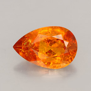 1,34 ctw natürlicher orangefarbener Clinohumit, Birnenform, VS-SI