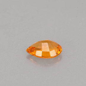0,48 ctw natürlicher orangefarbener Clinohumit, Birnenform, VS