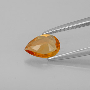 0,55 ctw natürlicher orangefarbener Clinohumit, Birnenform, SI
