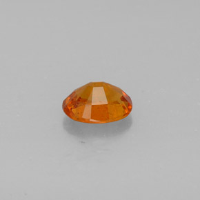0,92 ctw natürlicher orangefarbener Clinohumit, Oval Schliff, SI