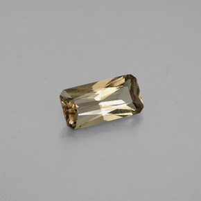 9,17 ctw natürlicher Grünlich-braun bis rot-rosa Farbwechselnder Granat, Smaragdschliff, VS