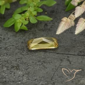 9,17 ctw natürlicher gold-gelb Farbwechselnder Granat, Oktagonschliff, VVS-VS