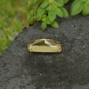 9,17 ctw natürlicher gold-gelb Farbwechselnder Granat, Smaragdschliff, VS