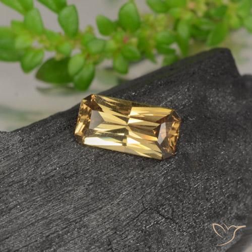 9,17 ctw natürlicher gold-braun Farbwechselnder Granat, Oktagonschliff, VS