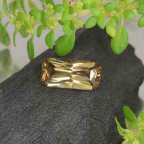 0,66 ctw natürlicher goldener Farbwechsel-Granat, Smaragdschliff, VVS-VS