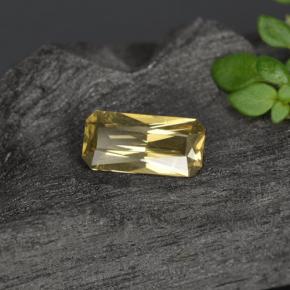 0,59 ctw natürlicher goldener Farbwechsel-Granat, Smaragdschliff, VS