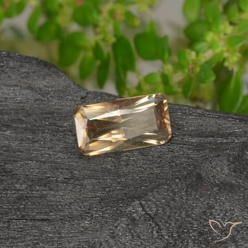 9,17 ctw natürlicher gold-braun Farbwechselnder Granat, Oktagonschliff, VVS-VS