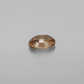 0,65 ctw natürlicher mehrfarbiger Farbwechsel-Granat, Oval Schliff, VVS