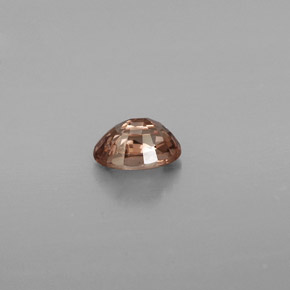 0,77 ctw natürlicher color-change Farbwechsel-Granat, Oval Schliff, VVS-VS