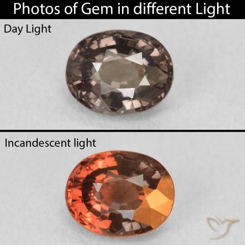 1.07ct Natürlicher dunkelbraun Farbwechselnder Granat, Oval, VVS-VS