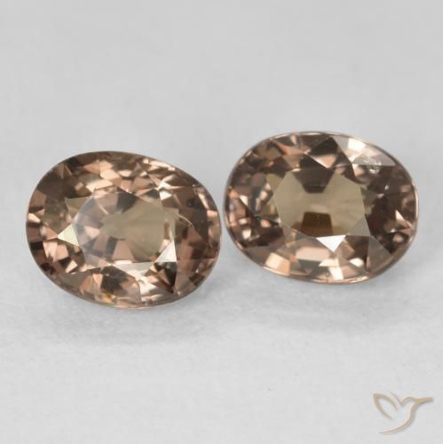 2.03 ct natürliche Mittelhellbraun Farbwechselnder Granat-Edelsteine, Oval, VS