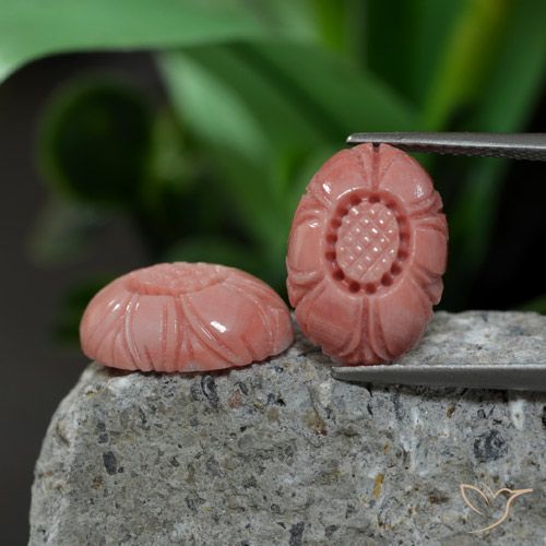 9.38 ct natürliche Mittelrosa Koralle-Edelsteine, Blumen-Schliff, Lichtundurchlässig