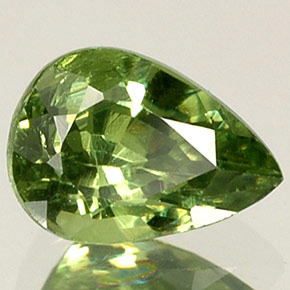 0,76 ctw natürlicher grüner Demantoid, Birnenform, VS-SI