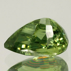 0,76 ctw natürlicher grüner Demantoid, Birnenform, VS-SI