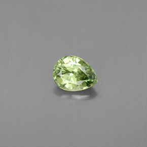 0,43 ctw natürlicher grüner Demantoid, Birnenform, VS