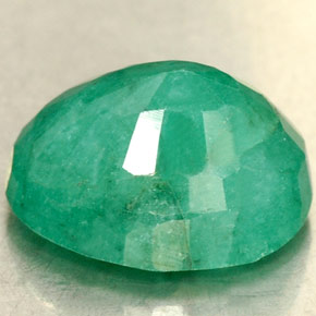 2,35 ctw natürlicher grüner Smaragd, Oval Schliff, SI-I1