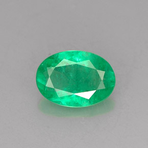 0,53 ctw natürlicher grüner Smaragd, Oval Schliff, SI-I1