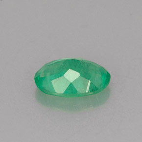 0,53 ctw natürlicher grüner Smaragd, Oval Schliff, SI-I1