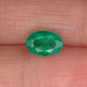 0,76 ctw natürlicher grüner Smaragd, Oval Schliff, SI-I1