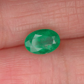 0,76 ctw natürlicher grüner Smaragd, Oval Schliff, SI-I1