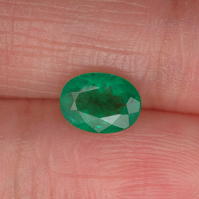 0,70 ctw natürlicher grüner Smaragd, Oval Schliff, SI-I1
