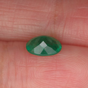 0,70 ctw natürlicher grüner Smaragd, Oval Schliff, SI-I1