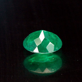 0,35 ctw natürlicher grüner Smaragd, Oval Schliff, SI-I1
