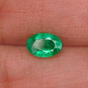 0,44 ctw natürlicher grüner Smaragd, Oval Schliff, SI-I1