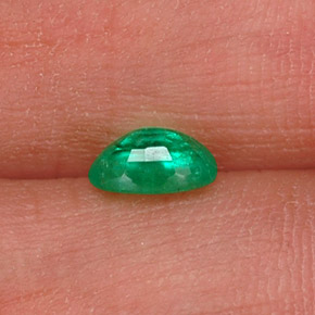0,44 ctw natürlicher grüner Smaragd, Oval Schliff, SI-I1