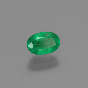 0,57 ctw natürlicher grüner Smaragd, Oval Schliff, SI-I1