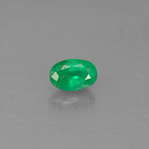 0,54 ctw natürlicher grüner Smaragd, Oval Schliff, SI-I1